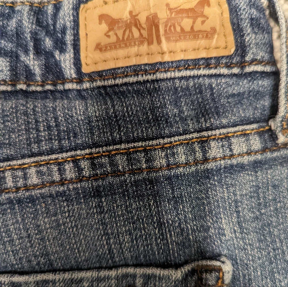 Levi's Mid Rise Skinny - Picture 5 of 5